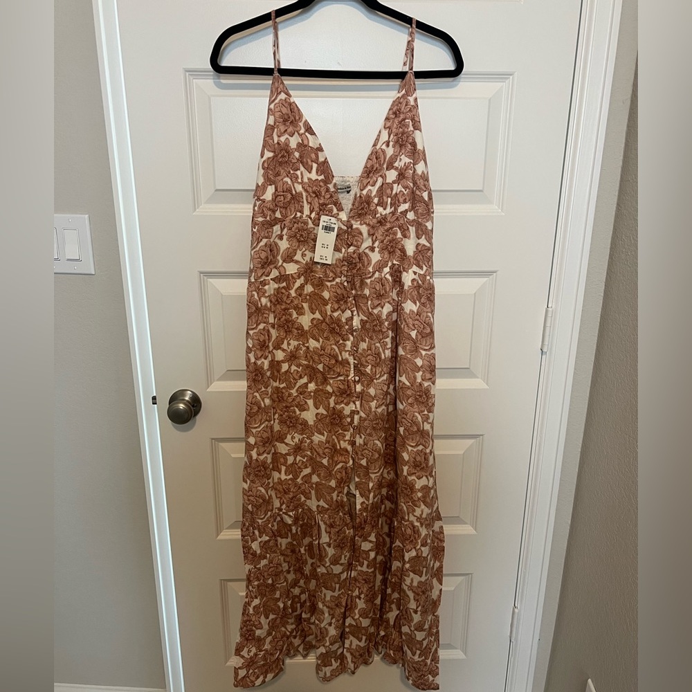 A&F Button Through Midaxi Dress / Peach Floral